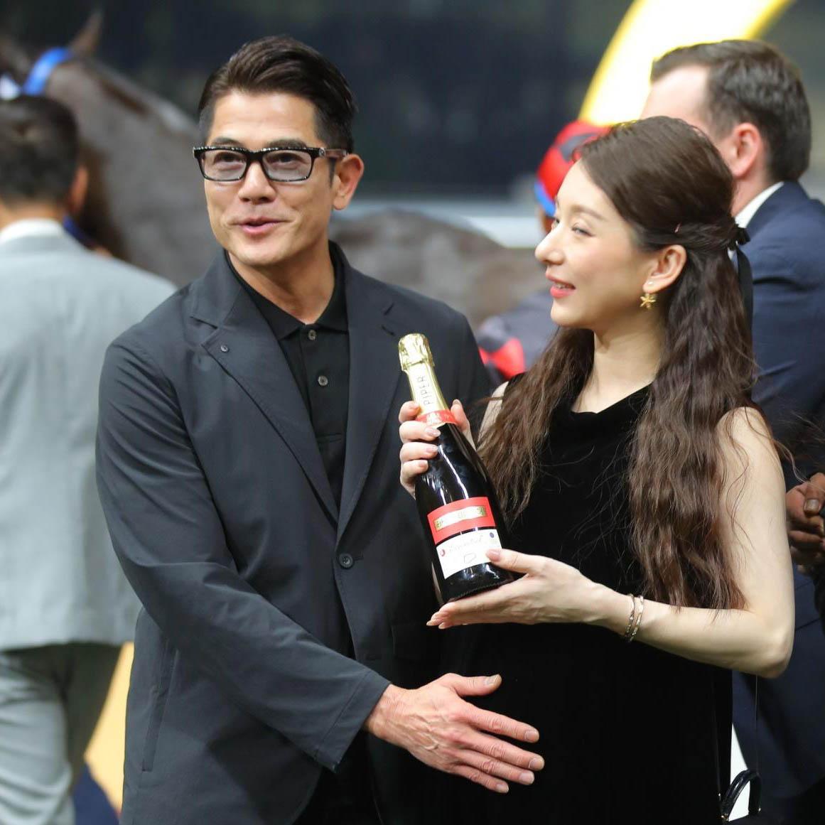 方媛挺巨肚带来好运，郭富城拉头马感谢太太，预产期今个月尾