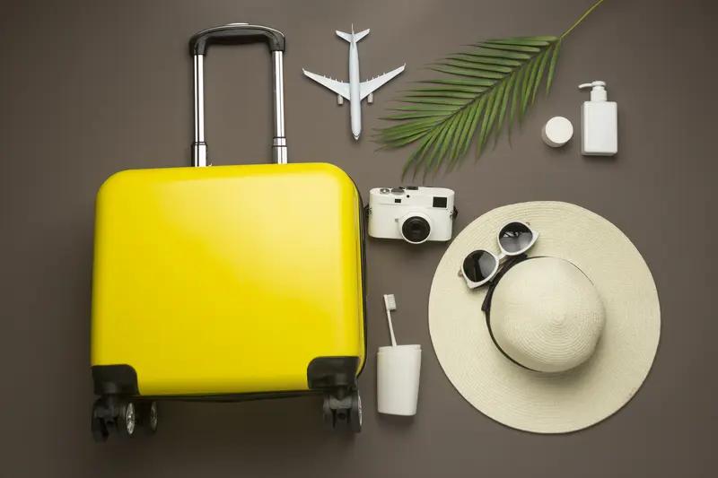 近日，吴女士在上海浦东机场候机，就像在热闹集市里突然被两个“小麻烦精”盯上，先后