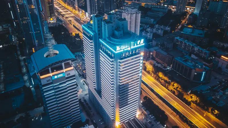 11月3日股票操作计划：航天电子：由盈利变为亏损，补过三笔仓，现在成本11.