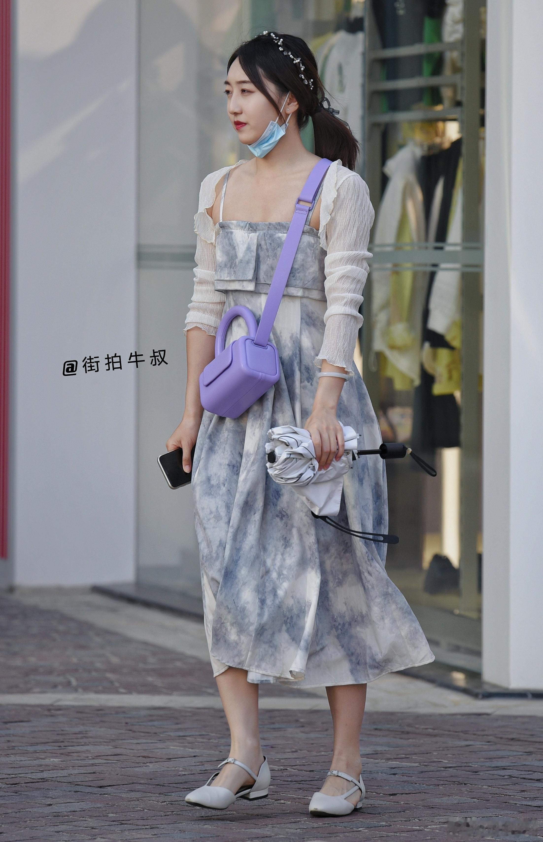 气质甜美的开衫连衣裙