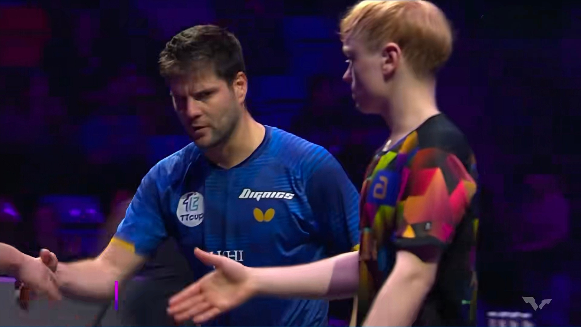 奥恰洛夫3比0贝塔斯迈尔37岁的德国老将奥恰洛夫，携3-0横扫贝塔斯迈尔的势头而