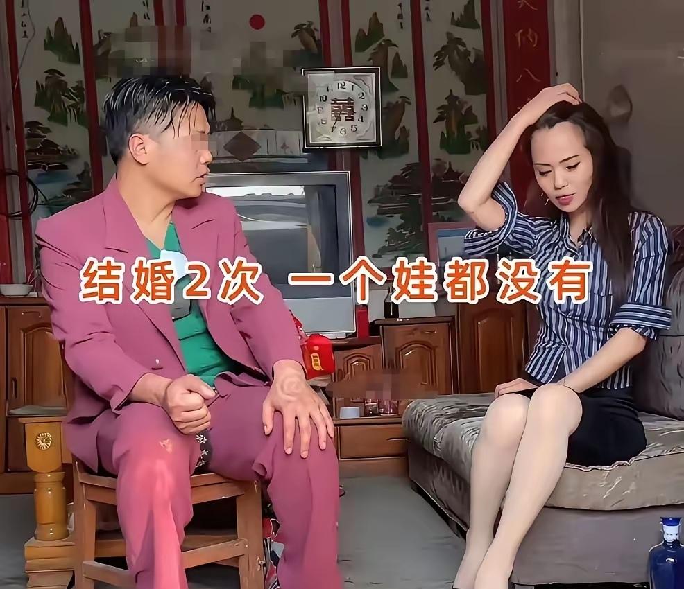 小伙经人介绍认识了这位女子，见面之后印象还算不错，随着两个人慢慢接触，也走到了谈