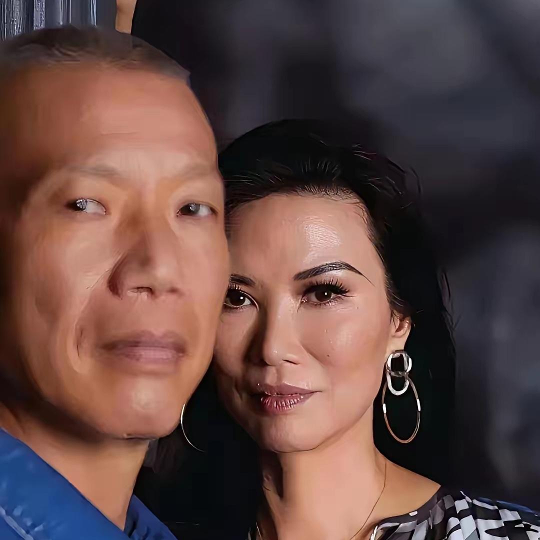 蔡国强炸山风波才过两周，9月26号就去伦敦办展览了，速度真快。展览叫“火药