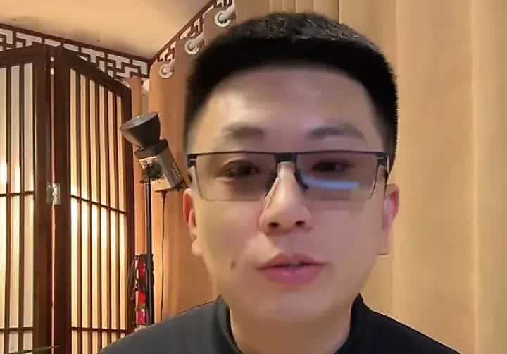 刚刚杨议的小助理小辉，正式回复518收徒宴的各种传闻。冷菜8个，热菜16个，