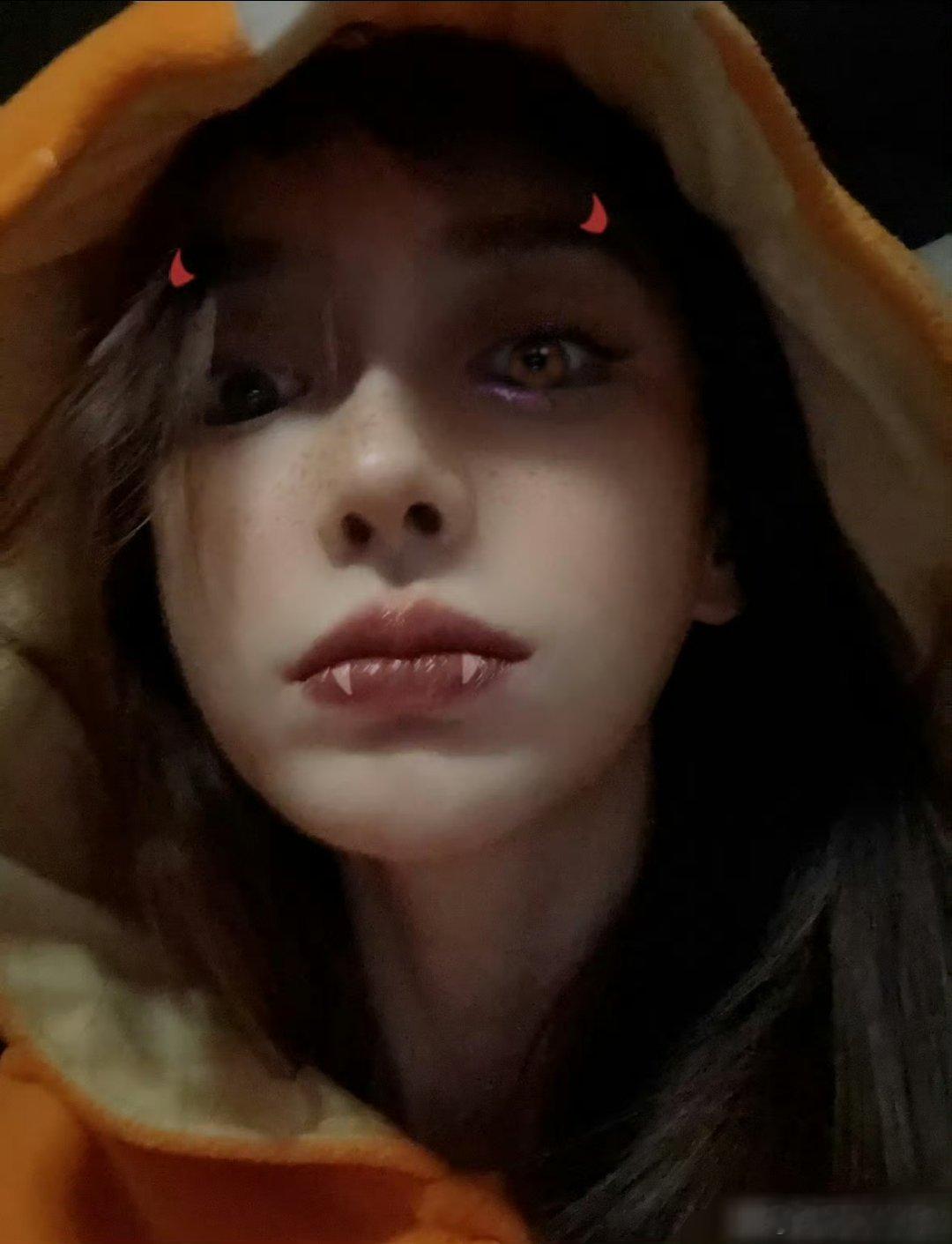 angelababy万圣节营夜虽然今时不同往日了，但还是不得不感叹鼻姐的美貌，