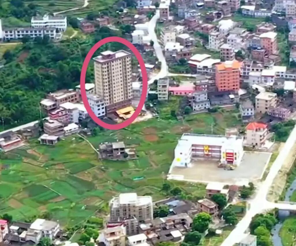 一家人盖了一个小区? 福建15层农村自建房引热议