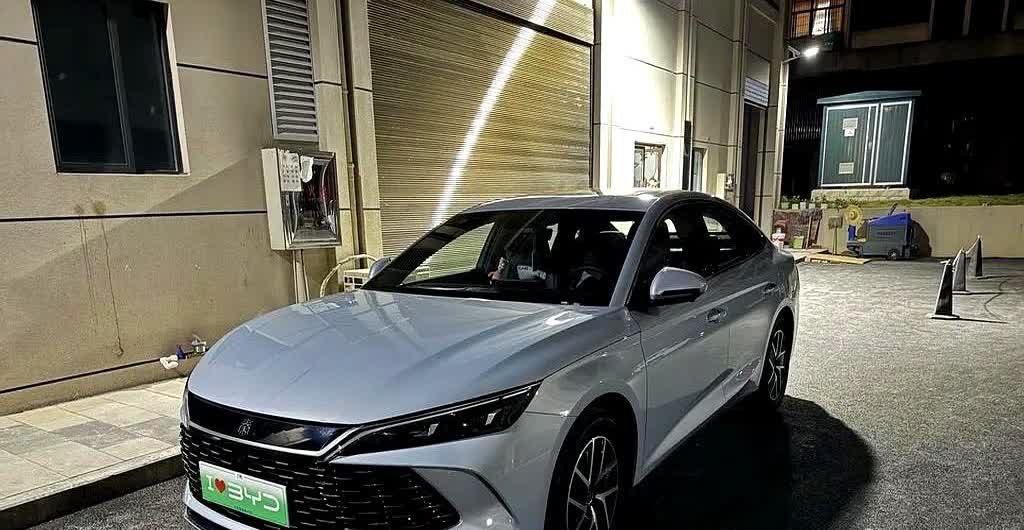 我买比亚迪秦L2024款DM-i120KM领先型也有段时间了，当初选择它，