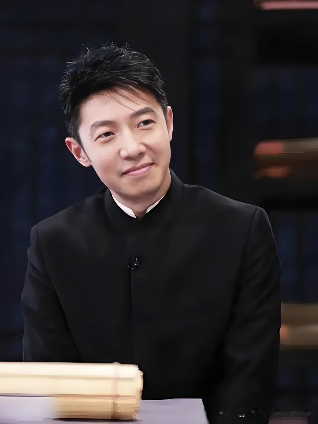 撒贝宁一句“少年游”，戳中多少人藏了半辈子的遗憾前阵子他在节目里聊生活，说