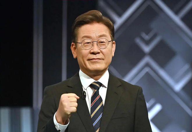 李在明这个人不简单，他已经着手开始修宪了，这次要改变的，是韩国的总统任期制度。