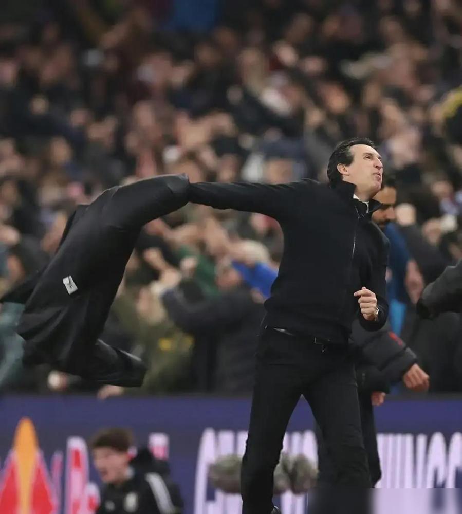 维拉根本不在第四。那个积分榜是骗人的。麦金一倒下，维拉立刻0-1输球。中场的发动