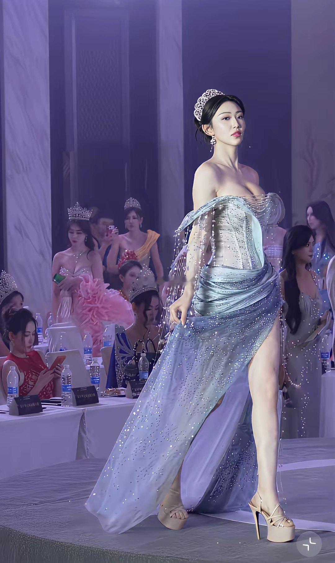 得是什么实力的男人，能找这样的女人啊哈哈