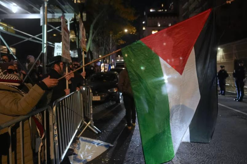 穆斯林市长难过犹太选民这一关！事发美国纽约11月19日，曼哈顿一家有犹太教堂内