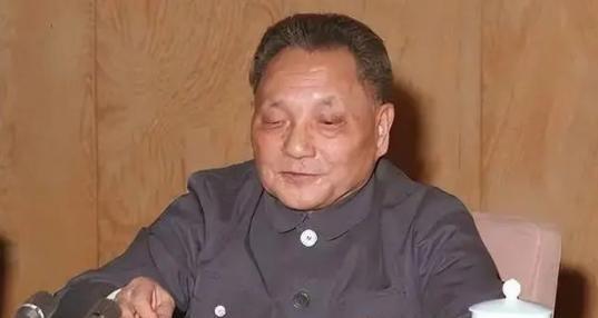 1991年，邓公请张学良回国，张学良却说：要我回去可以，必须答应我3个条件。张