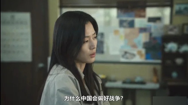 全智贤每次活动我都夸，这回闭嘴了。她的新剧《暴风圈》从台词和画面双层面对于我们进