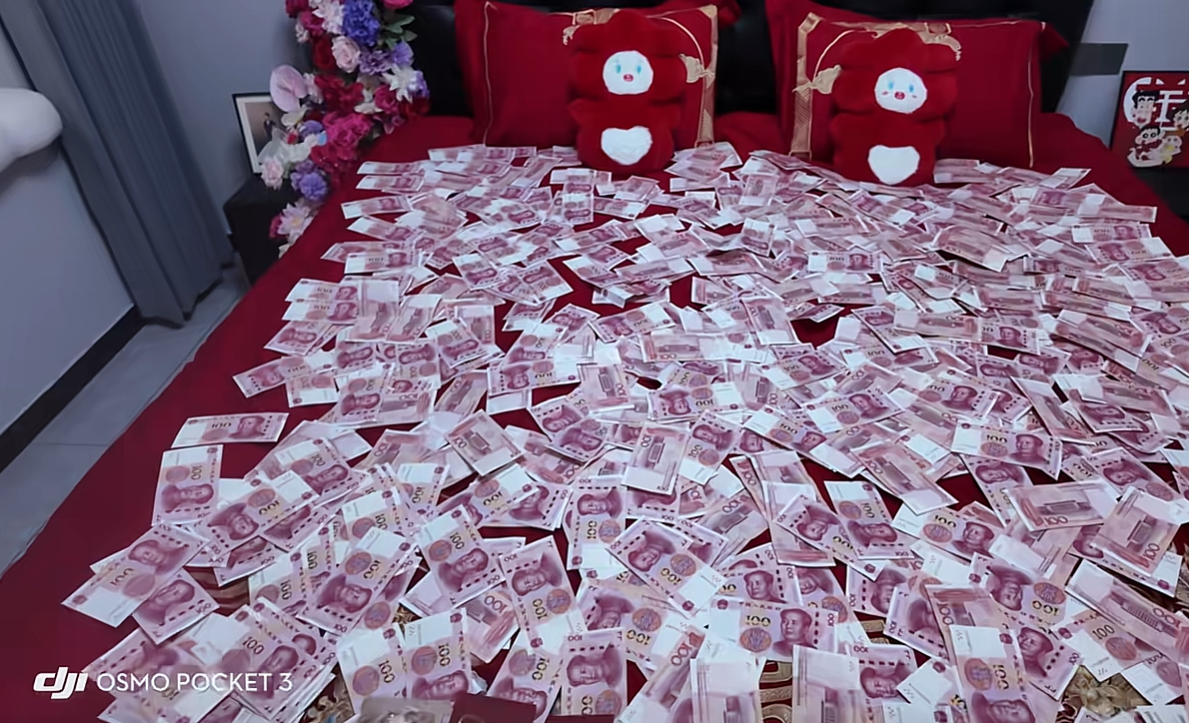 结完婚我老婆把钱都换成这个了[裂开][裂开][裂开]