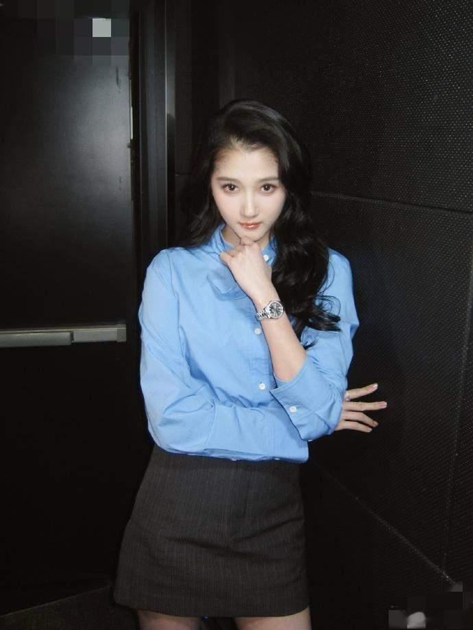 1.关晓彤不会主动出面回应，和鹿晗之间牵扯的太多了，交往期间鹿晗没少给她跟她家里