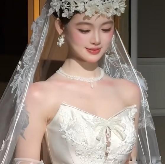 近日和孩子闲聊，她突然问我:“妈妈，我们为什么要结婚？我怎么感觉，结婚对女孩一点