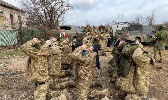 日前俄军前线发布了季米特罗夫的（该地曾被基辅方面改名为米尔诺格勒）大量乌军士兵投