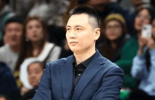 目前上海队已经找到了取胜的钥匙，开启了一波连胜，对此，上海男篮主教练卢伟在接受采