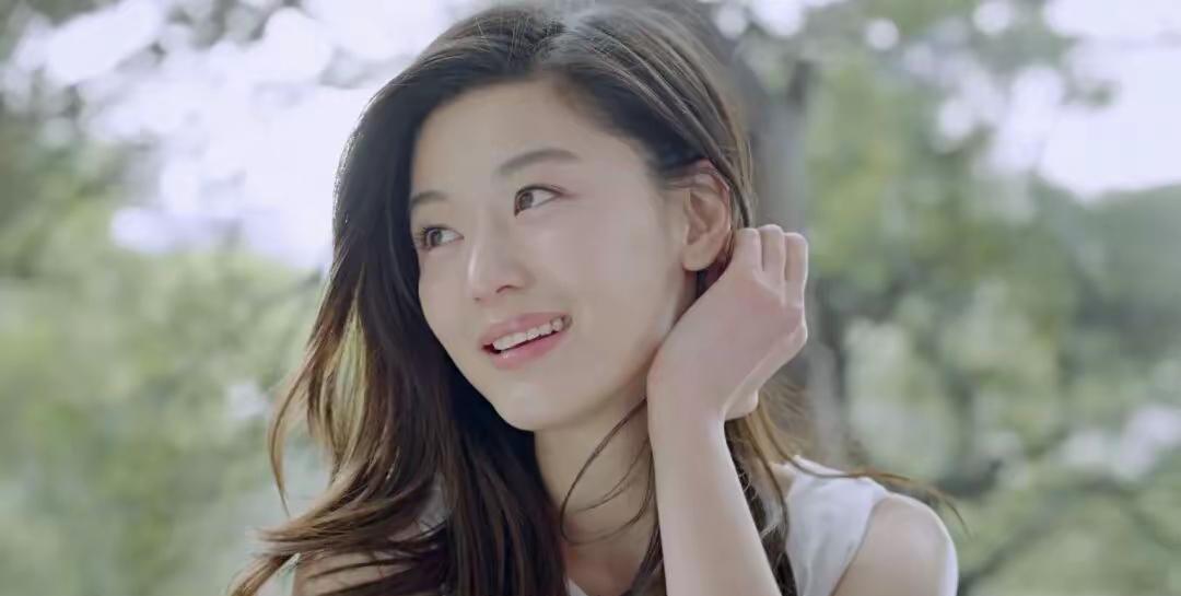 或许全智贤忽略了一件事那就是她之所以能在中国火起来并不是她演技有多厉害，而是