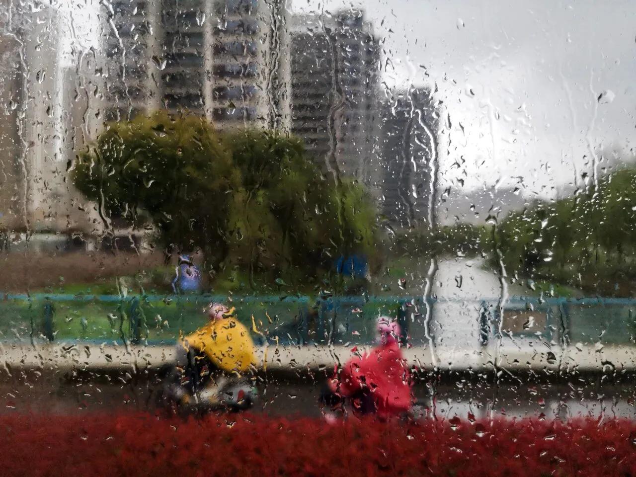 台风在浙江登陆，凭什么把苏州淹成了全国第一？明明台风中心在三百多公里外，苏州却