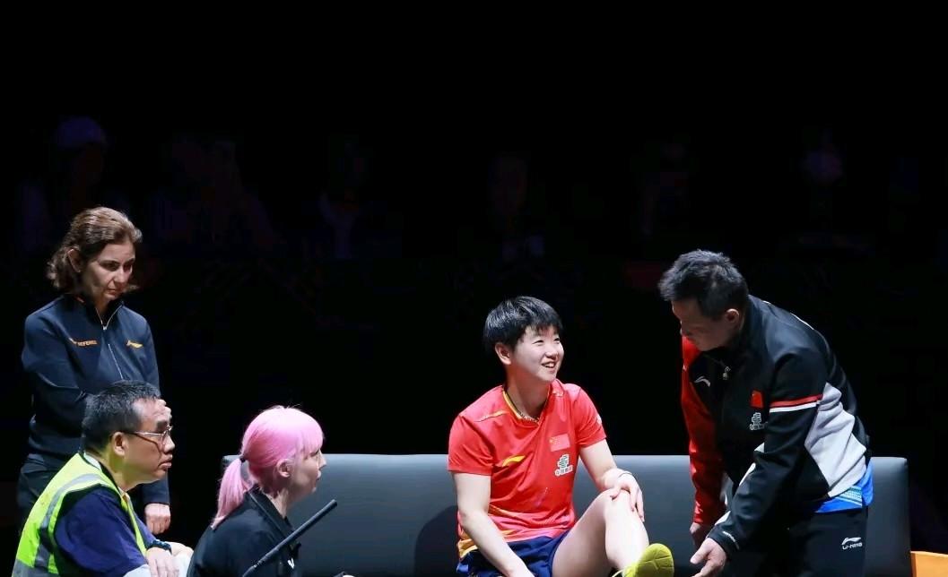 孙颖莎受伤给她提了一个醒就是以后不能一直高强度兼项了，自己的身体自己爱惜