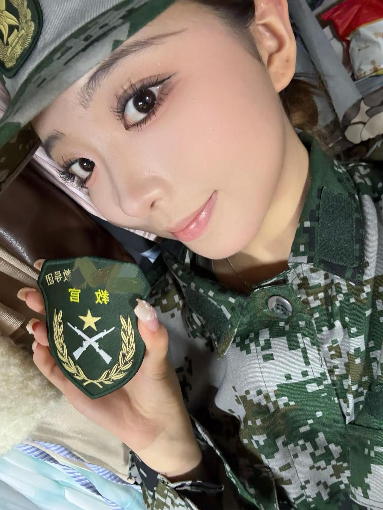 当我举起相机的瞬间希望拍下的永远是你们的笑容