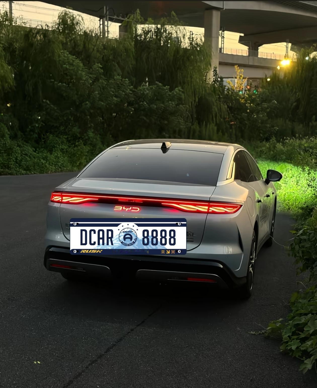 作为汉LEV的车主，今天就想和大家聊聊我最喜欢的一个设计。那个超级炫酷的凤之翎