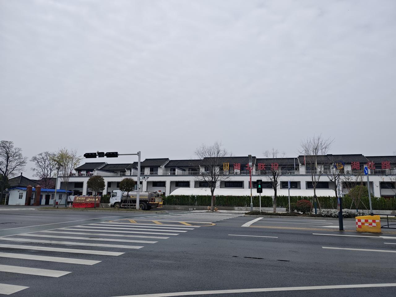 “一把手”进去了，这片别墅依旧难卖。