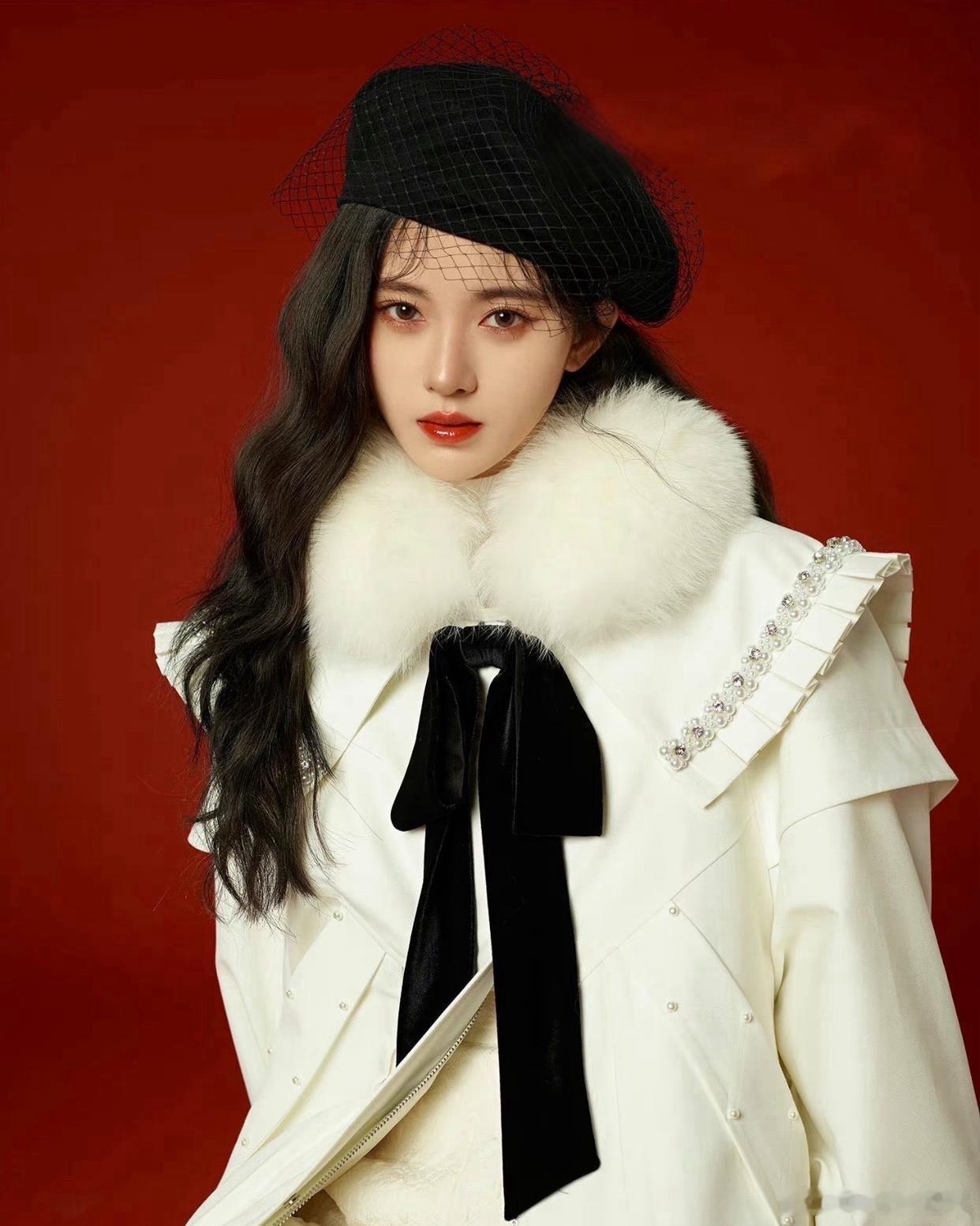 1.张家齐凭借《我家那闺女》这档综艺收获大量热度，顺势拿下品牌代言。2.杨子