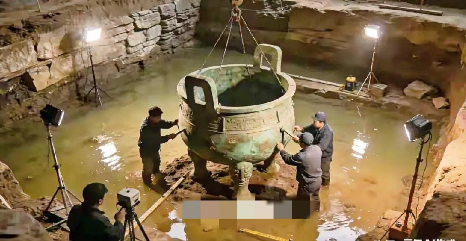 2025年底，国家博物馆一场考古特展引爆全网！安徽淮南武王墩一号墓，历经5年发掘