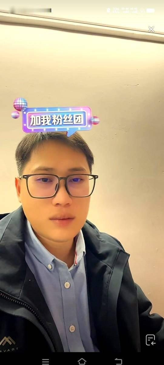 梁志辉把“鬼”改口叫“阿飘”。就这么一个词，我对着屏幕愣了半天。不是感动，不是