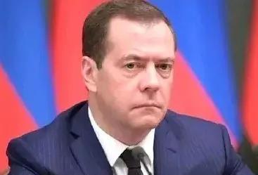 梅德韦杰夫大爆料啊！他表示现任美国总统特朗普那些不光彩的视频不只是摩萨德才掌握