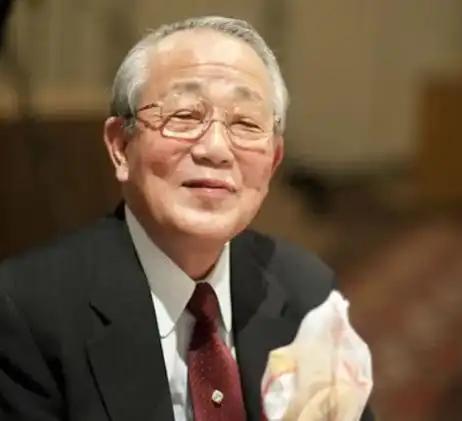 身价数亿的稻盛和夫被查出胃癌，医生警告：“必须马上手术！”谁知，稻盛和夫却说：“