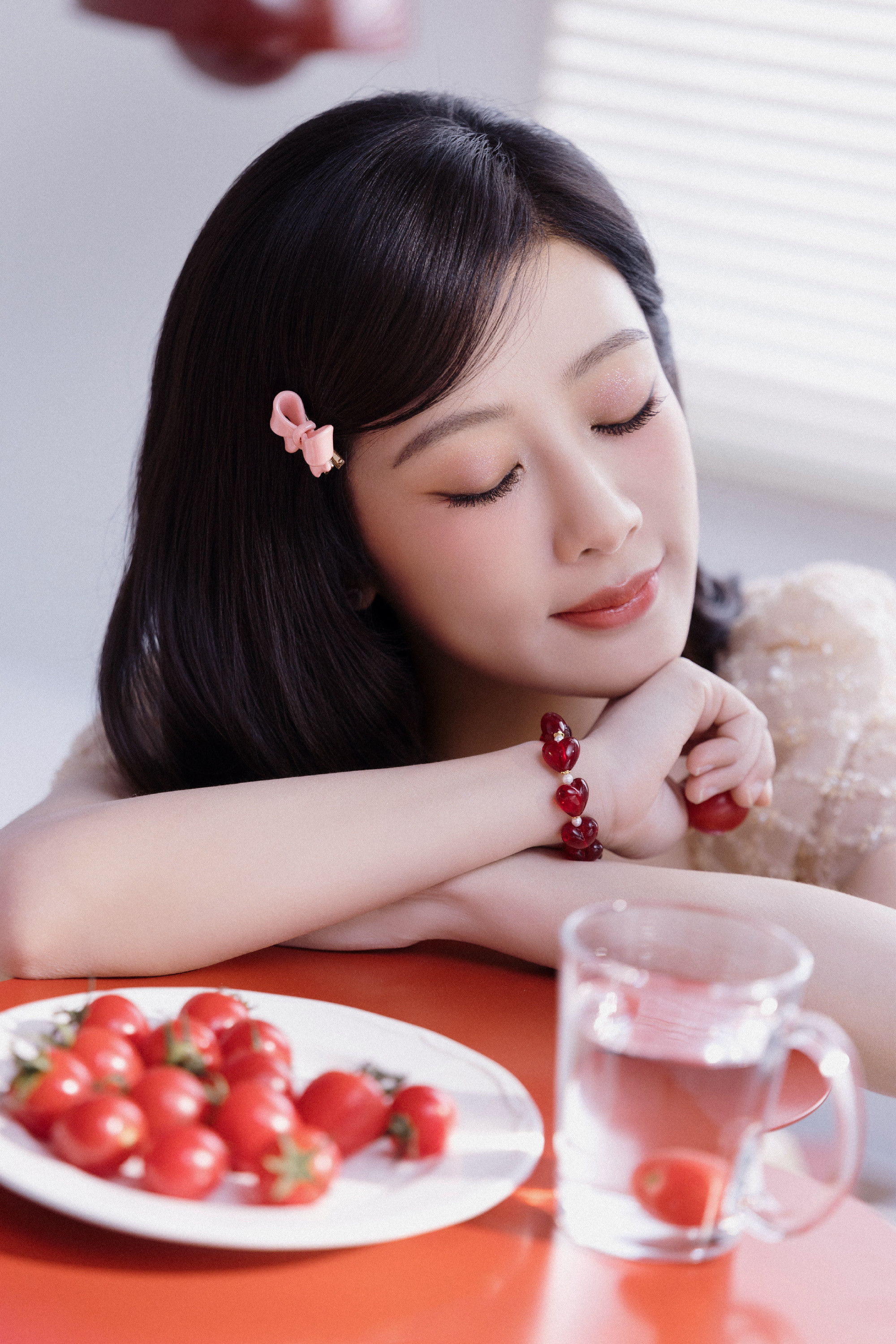 杨紫直播活动造型大片杨紫也太仙了吧，每次都美出新高度，我宣布今天又是被美貌暴击的