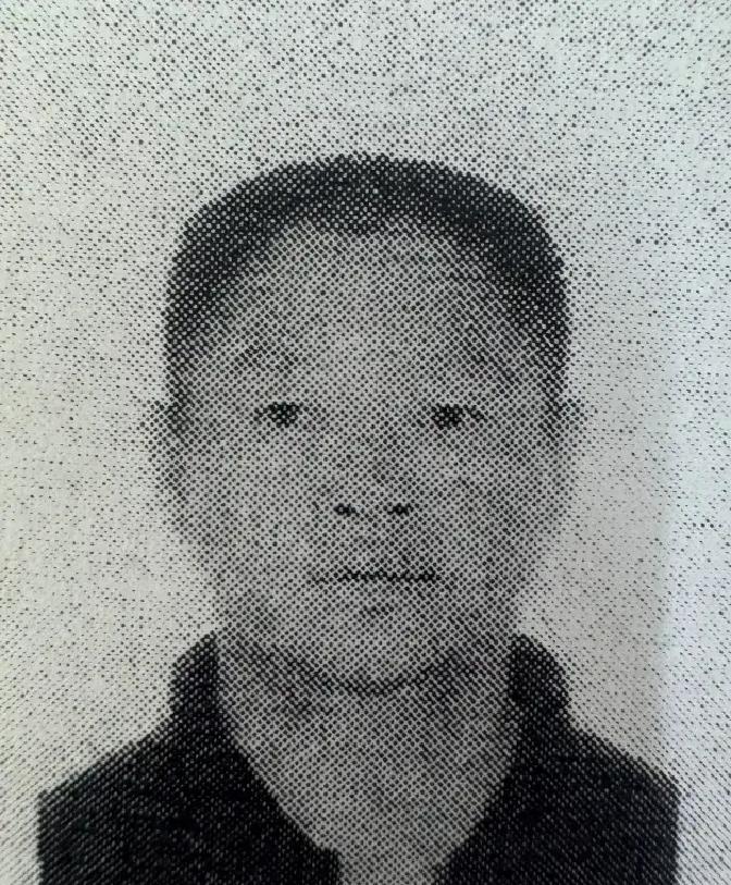 德州德城法院最近贴了个寻人启事，说有个叫刘学军的，1964年7月生的，老家在河北