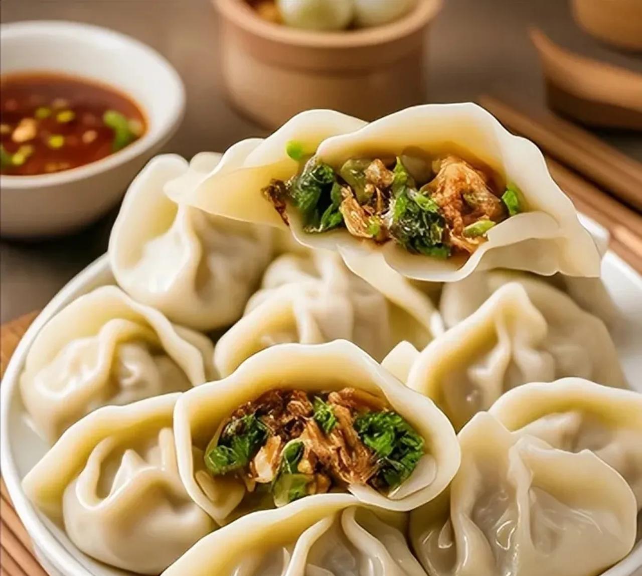 明天（7月20日）就要入伏啦！老话“头伏饺子二伏面，三伏烙饼摊鸡蛋”可别忘了！
