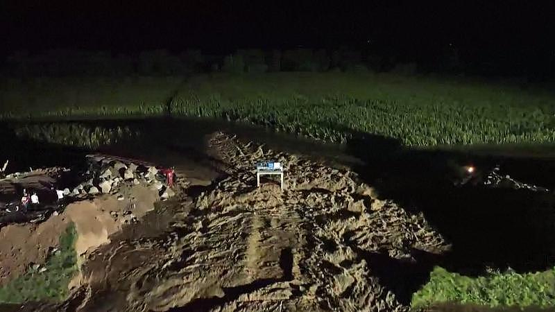 300万“捞局长”，人没捞出，中间人坐牢！河南鲁山原应急局长被留置，家属急昏头，拿300万托人“捞人