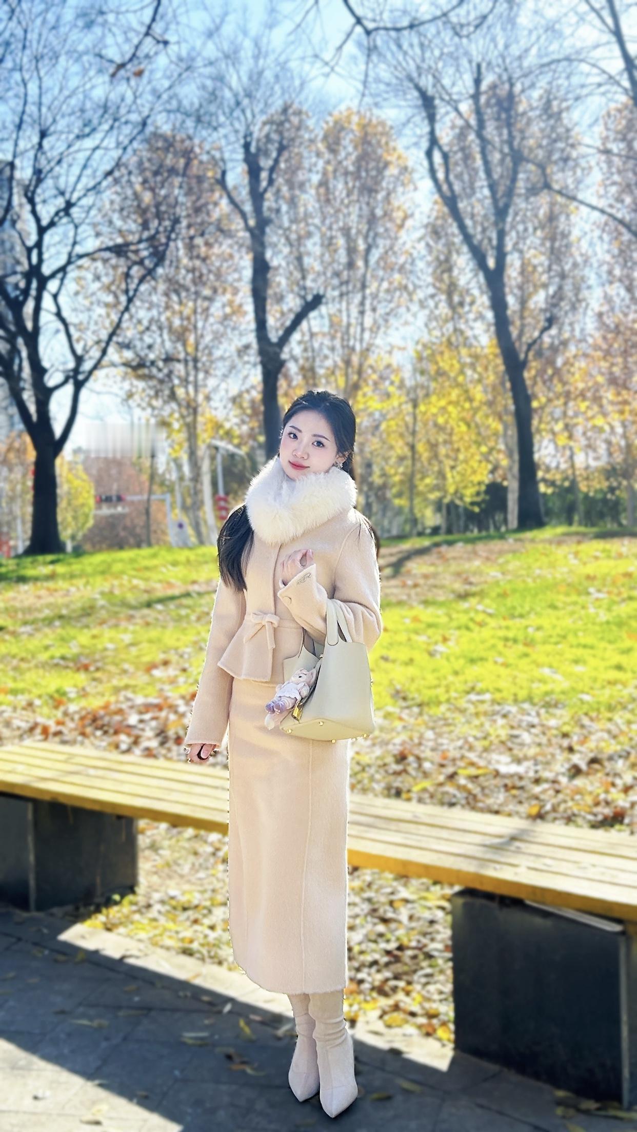 女人最耐看的长相是什么样的脸型圆润或椭圆，比较百搭。