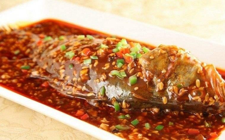 小舅子来合肥，却被徽州菜“舌尖上的美味——那一口“臭”与“毛”的特食，爽得不得了