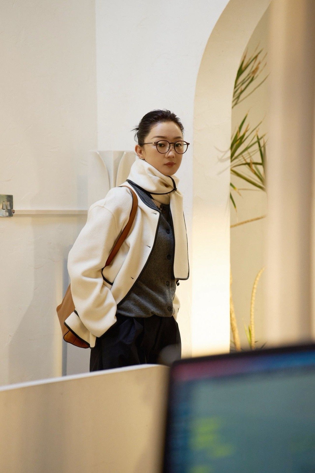 看张瑶演戏真是享受！她把职场女性的专业气场和女性魅力融合得特别自然，每个细节都在