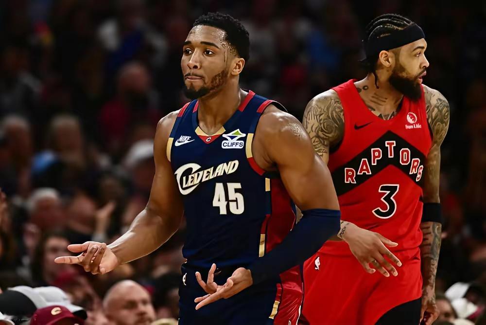 猛龙队尴尬了，当被首轮避开尼克斯打骑士在更衣室全体开香槟庆祝，如今系列赛0：2落