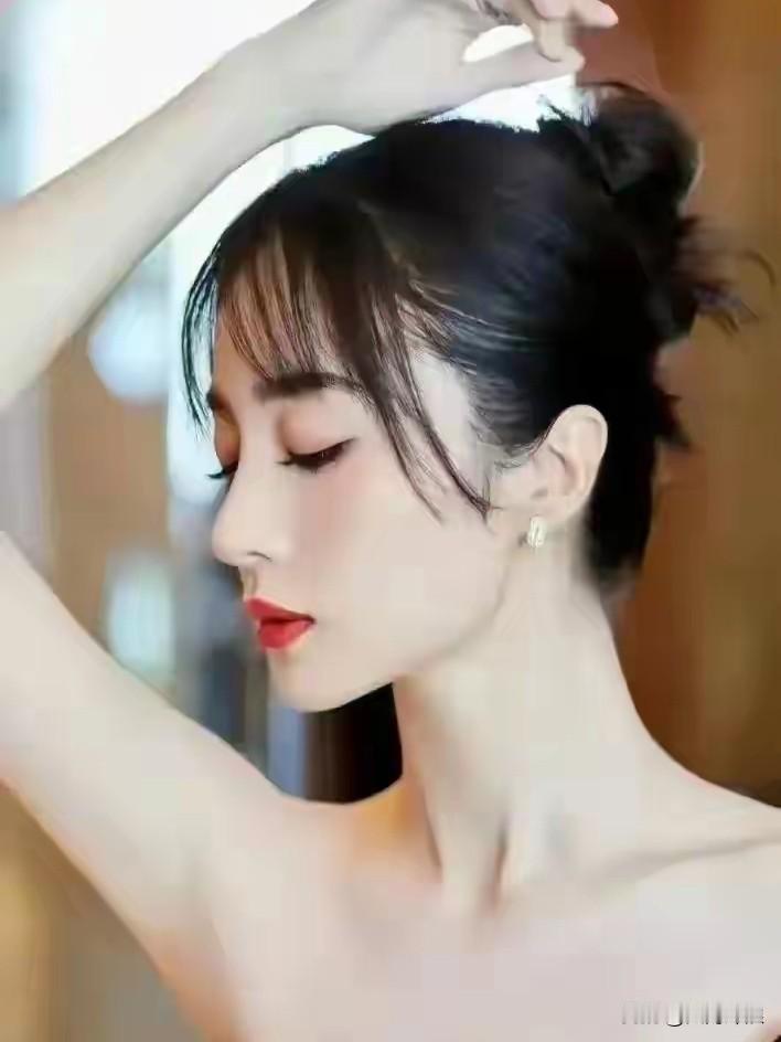 文艺评论家如此评价胡冰卿！这位评论家说胡冰卿的演技超凡脱俗创新出奇自然