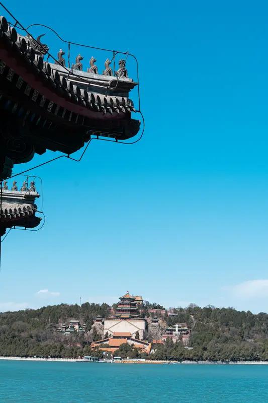 雪后颐和园，真的美到让人失语！今冬第一场大雪后，这里直接美上热搜，大批游客和摄影