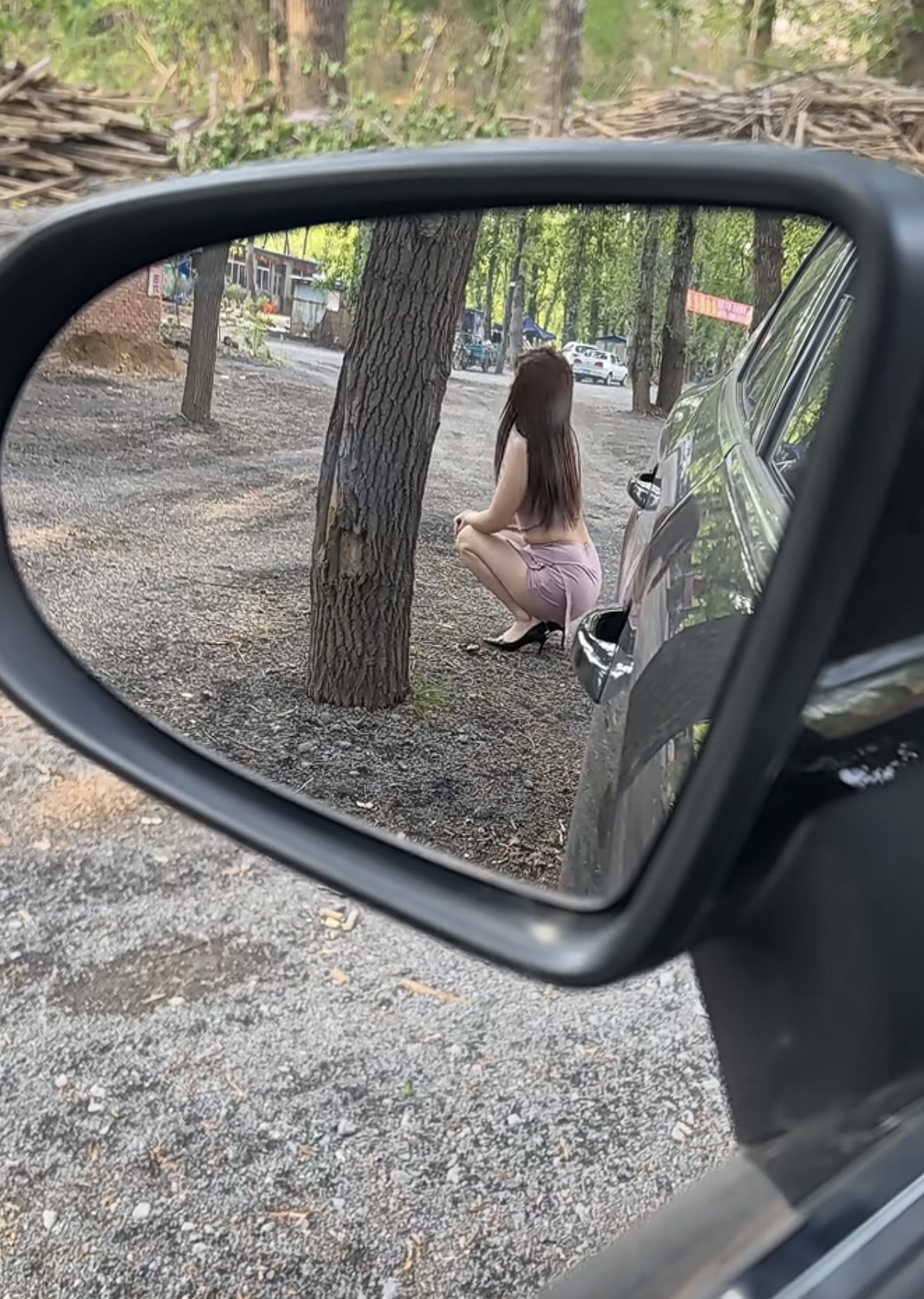 我要不要下去让她让一让？