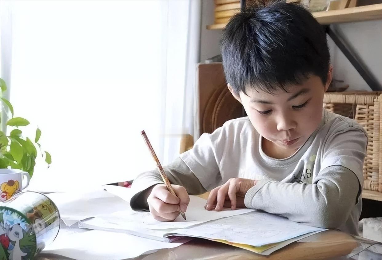 有人批评我，说我这个当爹的一点也不关心自己孩子的学子。一般情况下，我都是说自