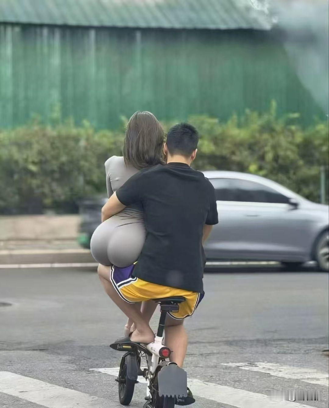 不得不承认，同样20万，油车和电车、混动车，开十年后的差距天差地别！同样落