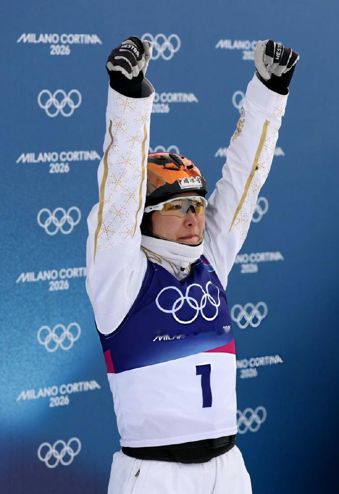 裁判太黑了！徐梦桃：112.90分斯科特：102.17分邵琦：101.90