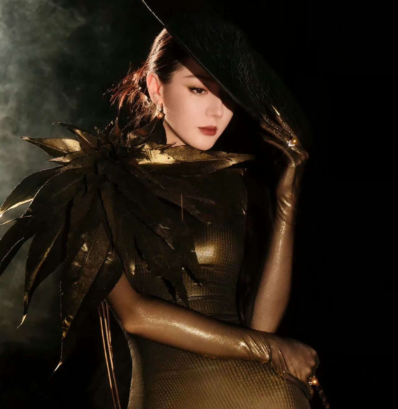 笑到打鸣！网友爸爸给迪丽热巴当司机，转头给女儿发消息：“我拉的新疆人，人