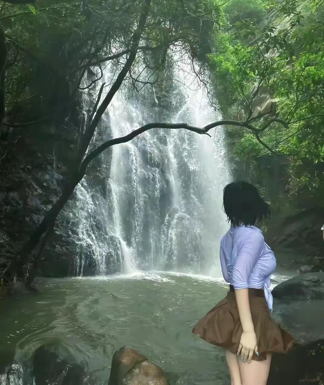 深圳暴雨，马峦山瀑布溯溪。